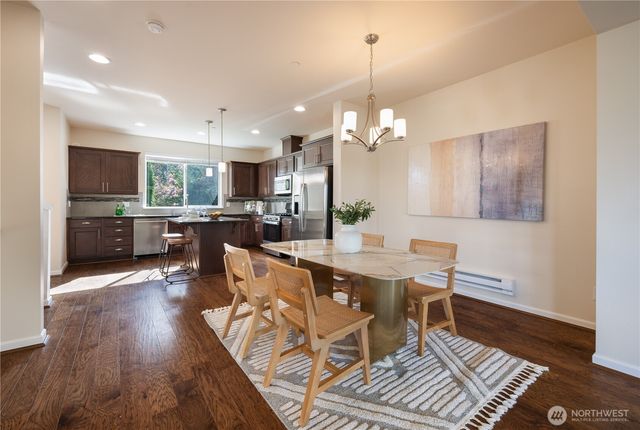 2381 25th Avenue NE, Issaquah, WA 98029