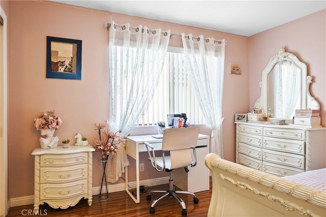 14239 Sherman Way 3, Van Nuys, CA 91405