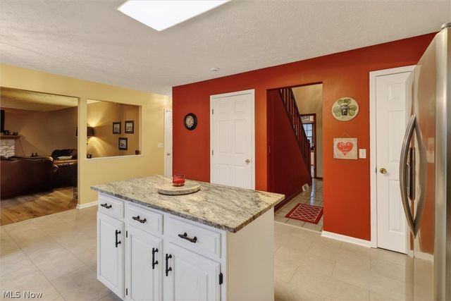 648 Landerwood Lane, Avon Lake, OH 44012