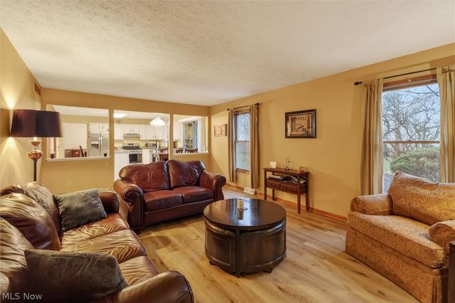 648 Landerwood Lane, Avon Lake, OH 44012