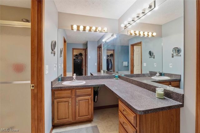 648 Landerwood Lane, Avon Lake, OH 44012