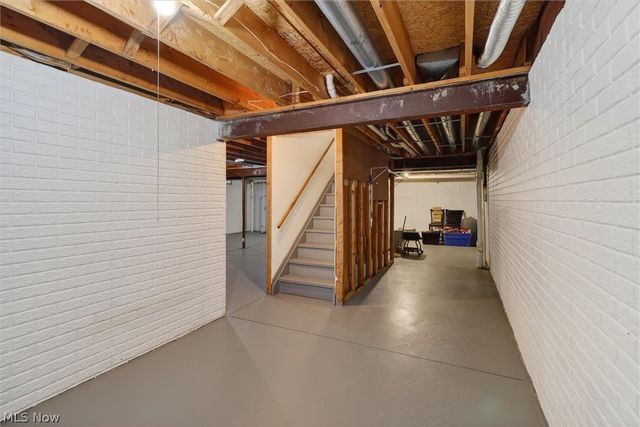 648 Landerwood Lane, Avon Lake, OH 44012