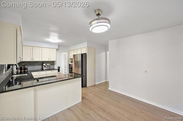 2720 Bridle Road, Bloomfield Hills, MI 48304
