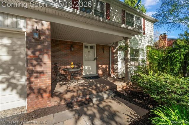 2720 Bridle Road, Bloomfield Hills, MI 48304