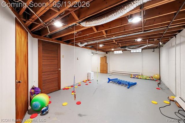 2720 Bridle Road, Bloomfield Hills, MI 48304