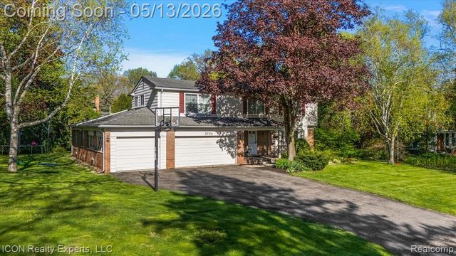 2720 Bridle Road, Bloomfield Hills, MI 48304