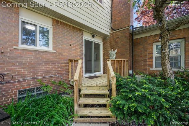 2720 Bridle Road, Bloomfield Hills, MI 48304