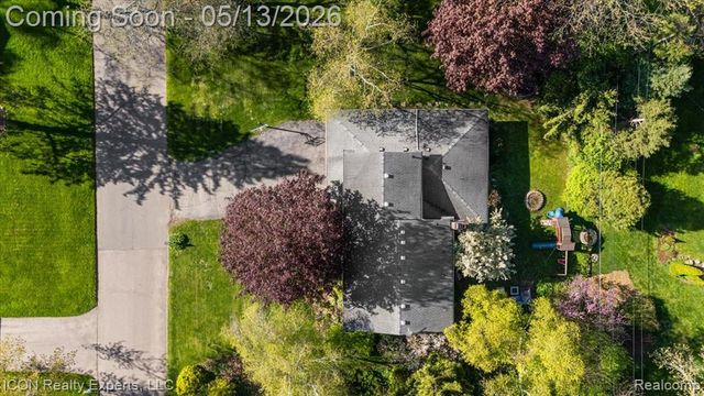 2720 Bridle Road, Bloomfield Hills, MI 48304