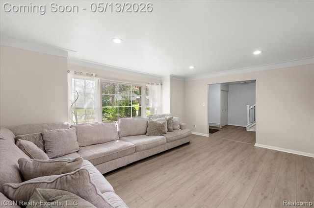 2720 Bridle Road, Bloomfield Hills, MI 48304