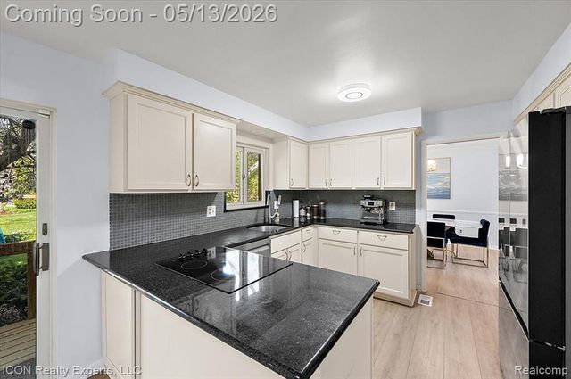 2720 Bridle Road, Bloomfield Hills, MI 48304
