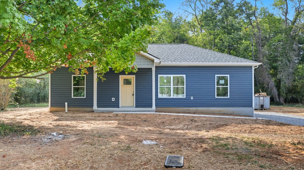2736 Ann Dr, Clarksville, TN 37040