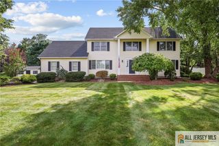 9 Talmadge Drive, Monroe, NJ 08831