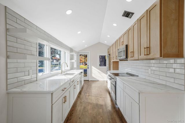 67 Bardolier Lane, Bay Shore, NY 11706