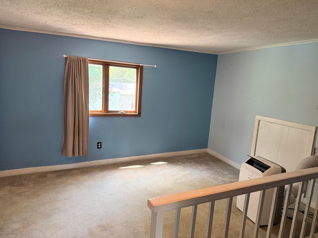 208 W Sigler Street, Hebron, IN 46341