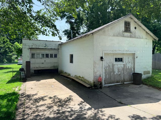 208 W Sigler Street, Hebron, IN 46341