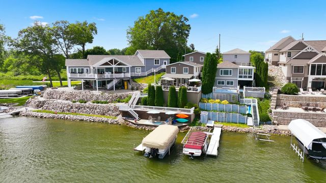 140 Lane 221BA Hamilton Lk, Hamilton, IN 46742