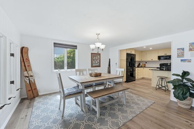 140 Lane 221BA Hamilton Lk, Hamilton, IN 46742
