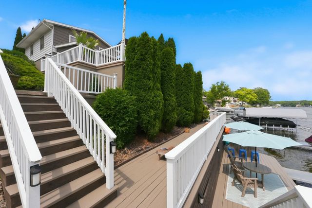 140 Lane 221BA Hamilton Lk, Hamilton, IN 46742