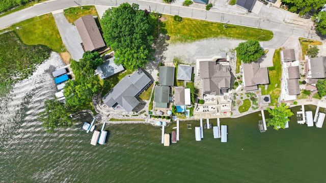 140 Lane 221BA Hamilton Lk, Hamilton, IN 46742