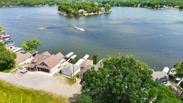 140 Lane 221BA Hamilton Lk, Hamilton, IN 46742