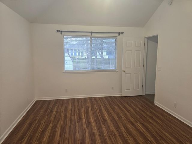 103 Hummingbird CT, Cedar Creek, TX 78612