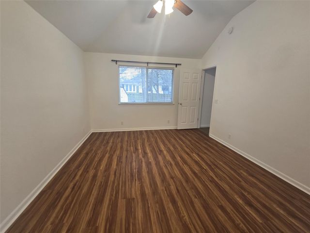 103 Hummingbird CT, Cedar Creek, TX 78612