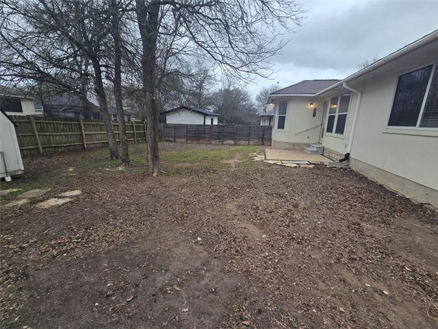 103 Hummingbird CT, Cedar Creek, TX 78612