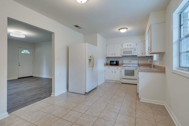 1855 Hopkins Drive, Tallahassee, FL 32303