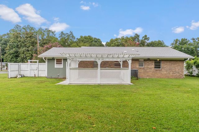 1855 Hopkins Drive, Tallahassee, FL 32303