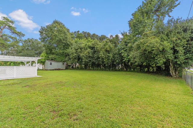 1855 Hopkins Drive, Tallahassee, FL 32303