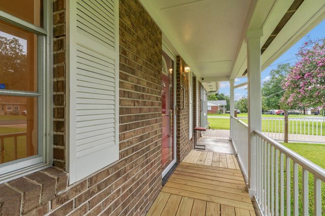 1855 Hopkins Drive, Tallahassee, FL 32303