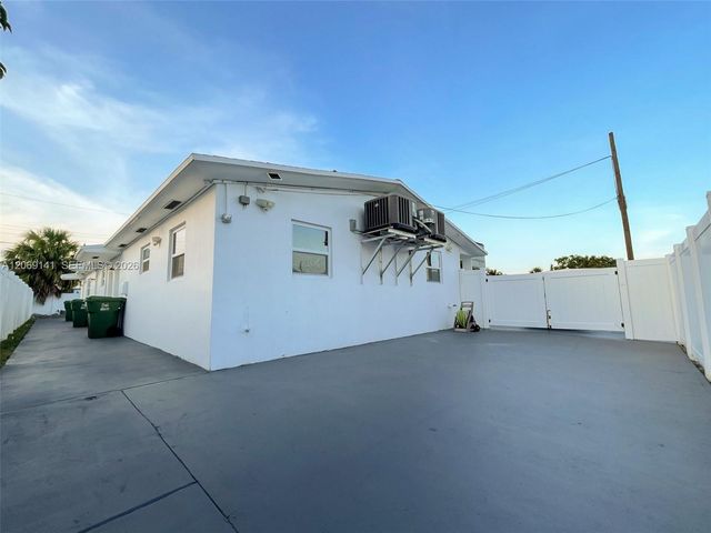 510 NE 4th Avenue 510, Hallandale Beach, FL 33009