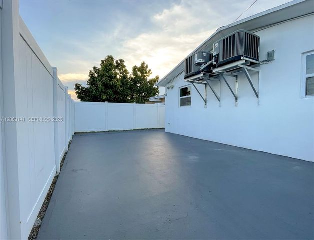 510 NE 4th Avenue 510, Hallandale Beach, FL 33009