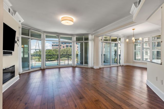 222 S Plaza Court, Mount Pleasant, SC 29464