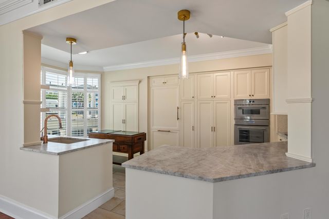 222 S Plaza Court, Mount Pleasant, SC 29464