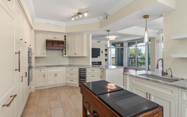 222 S Plaza Court, Mount Pleasant, SC 29464