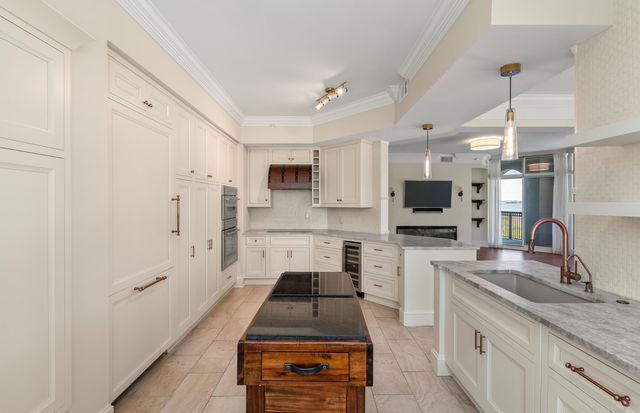 222 S Plaza Court, Mount Pleasant, SC 29464