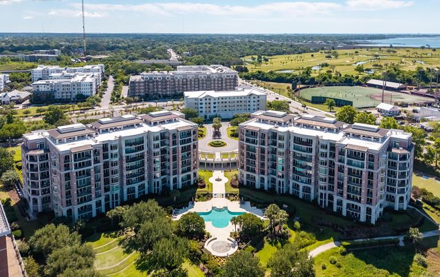 222 S Plaza Court, Mount Pleasant, SC 29464