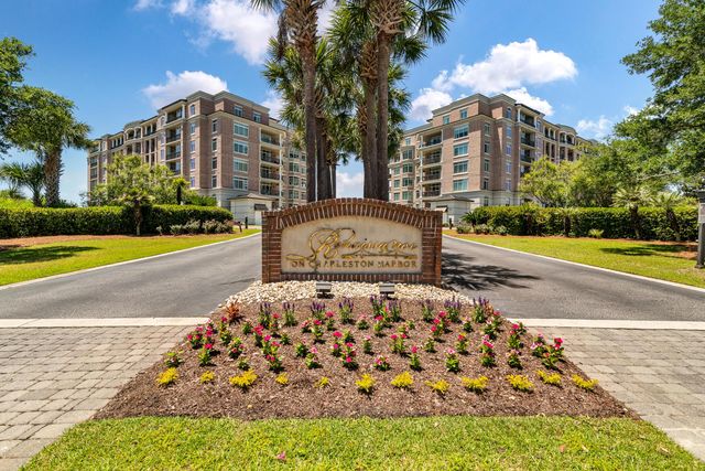 222 S Plaza Court, Mount Pleasant, SC 29464