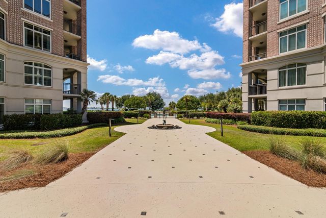 222 S Plaza Court, Mount Pleasant, SC 29464