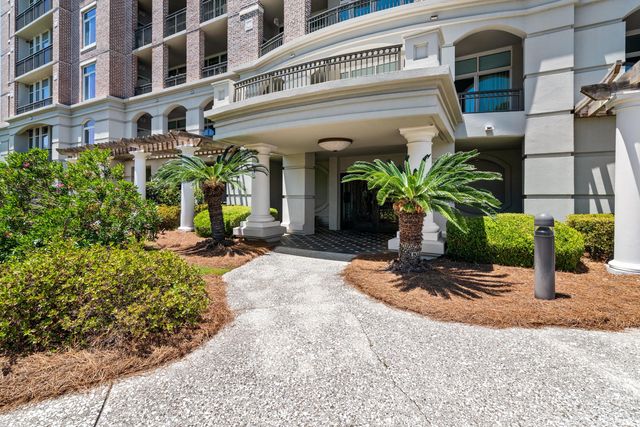 222 S Plaza Court, Mount Pleasant, SC 29464