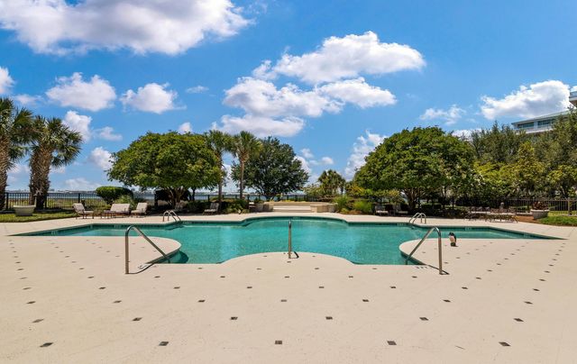 222 S Plaza Court, Mount Pleasant, SC 29464