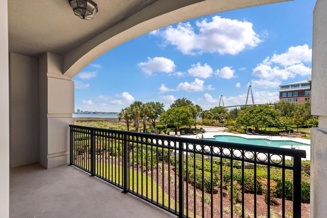 222 S Plaza Court, Mount Pleasant, SC 29464