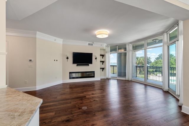 222 S Plaza Court, Mount Pleasant, SC 29464