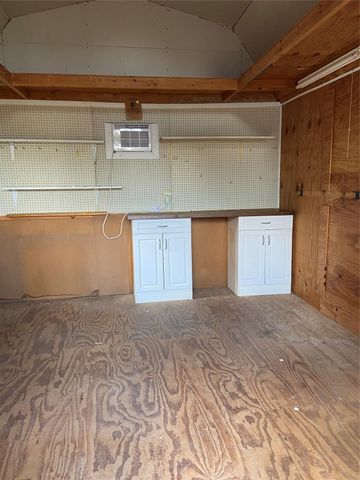 152 Woodpecker, Livingston, TX 77351