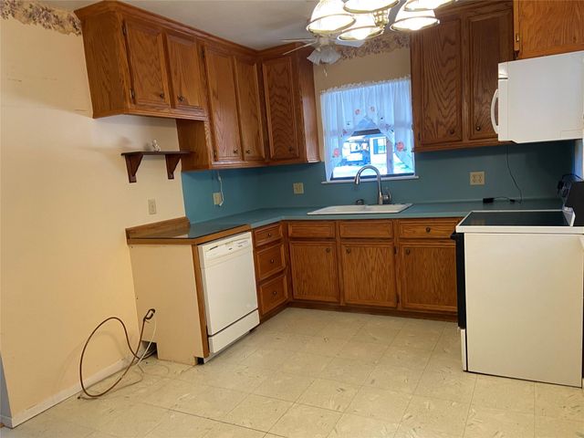 152 Woodpecker, Livingston, TX 77351