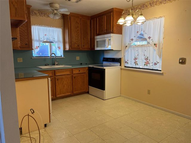 152 Woodpecker, Livingston, TX 77351