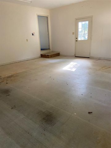 152 Woodpecker, Livingston, TX 77351