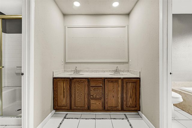 6319 Bluestone Drive, Houston, TX 77016