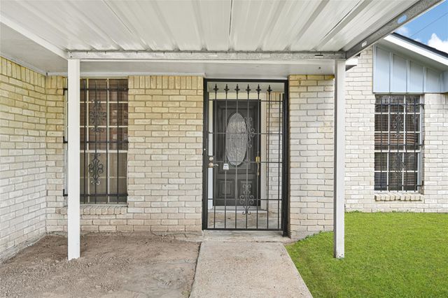 6319 Bluestone Drive, Houston, TX 77016